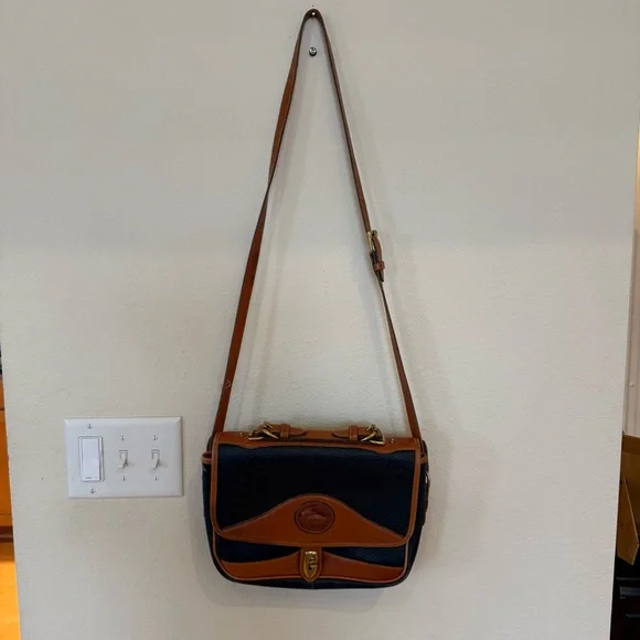 Vintage Dooney & Bourke Purse - Picture 2 of 4